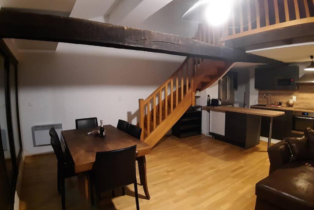 Appartement Exceptionnel 4 Etoiles Hyper Centre Albi 65 M2 Au 4Eme Etage Sans Ascenseur Avec Une Tour Du 12Eme Siecle Екстер'єр фото