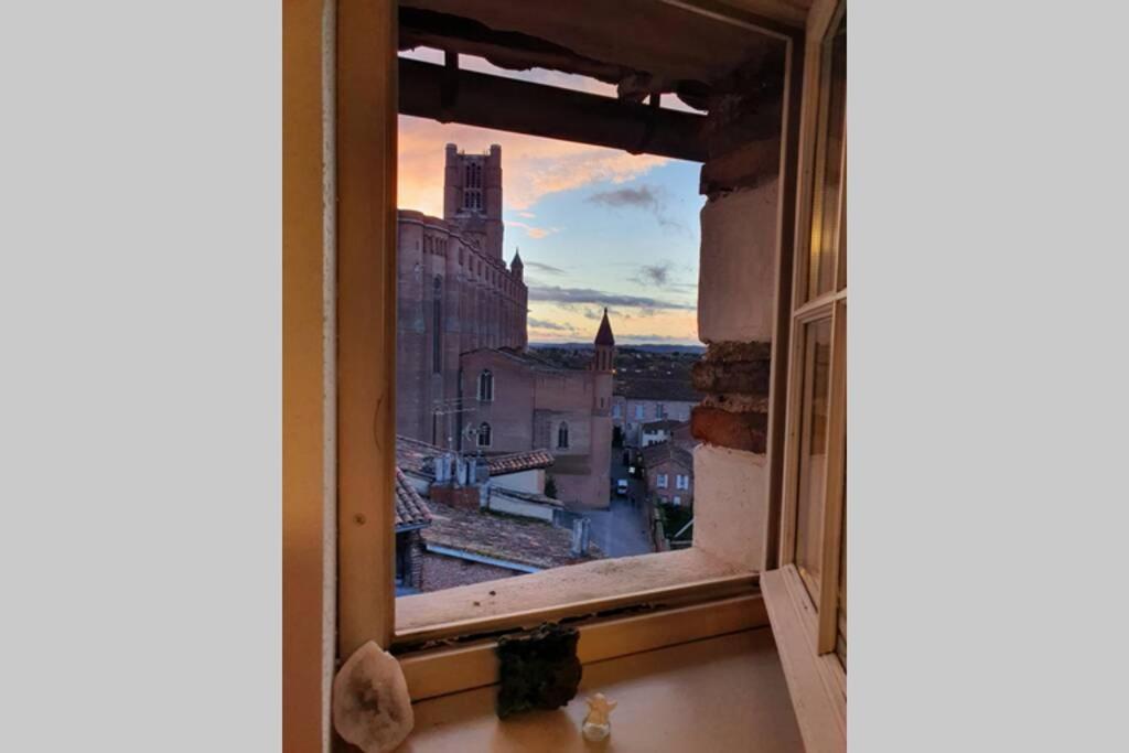 Appartement Exceptionnel 4 Etoiles Hyper Centre Albi 65 M2 Au 4Eme Etage Sans Ascenseur Avec Une Tour Du 12Eme Siecle Екстер'єр фото