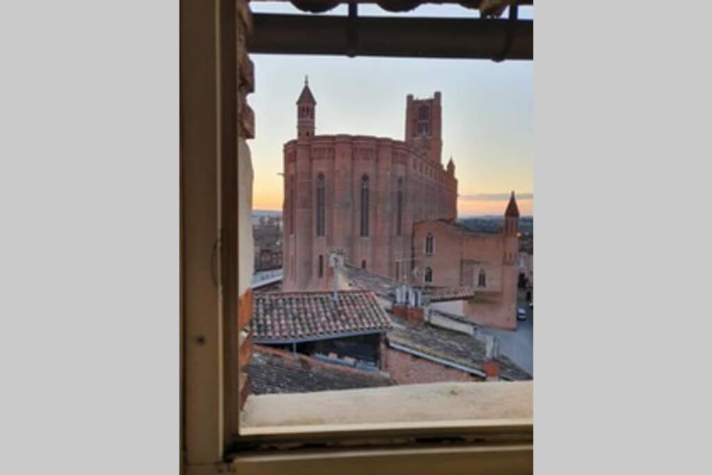 Appartement Exceptionnel 4 Etoiles Hyper Centre Albi 65 M2 Au 4Eme Etage Sans Ascenseur Avec Une Tour Du 12Eme Siecle Екстер'єр фото